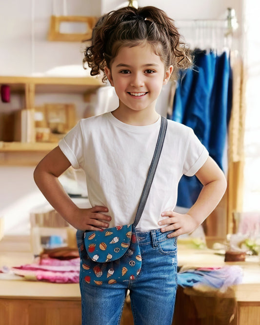 Petit sac bandoulière style rockabilly pour fille avec motifs vintage de burgers et pizzas.