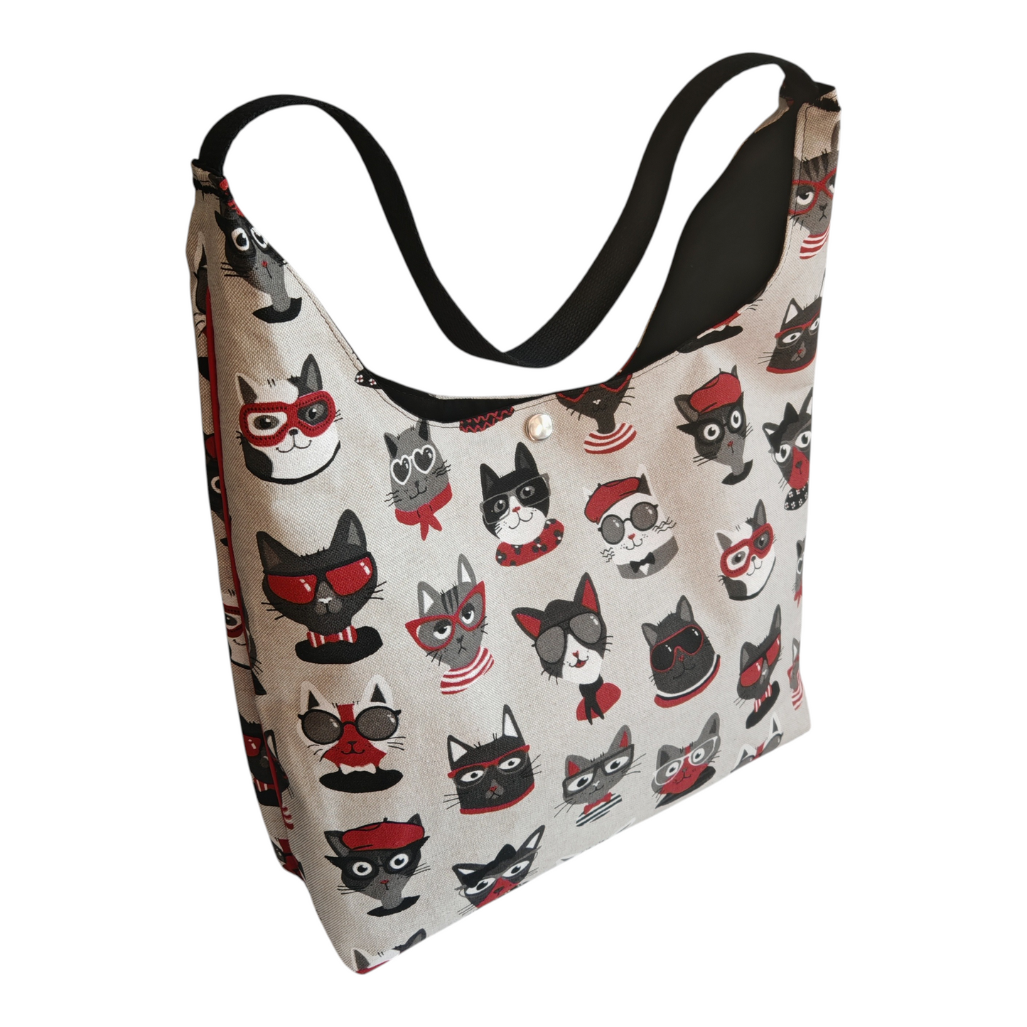 Sac hobo Les RoQuettes.

 

Modèle Cat pour les passionnés de chat 🐱 

 

Sac hobo porté épaule chat graphique.

Se ferme avec une pression argent, anse en sangle de couleur noire.

 

Petite poche intérieure pour y glisser ses clés.

 

Dimensions: largeur 40 cm, hauteur de la base 28 cm, hauteur totale à partir du milieu de la anse 62 cm.

 

Matière: coton, viscose/ doublure: coton

 

Fabrication: Modélisé et fabriqué par Priscilla dans son petit atelier près de Montpellier

 

Made in France 🇲🇫
