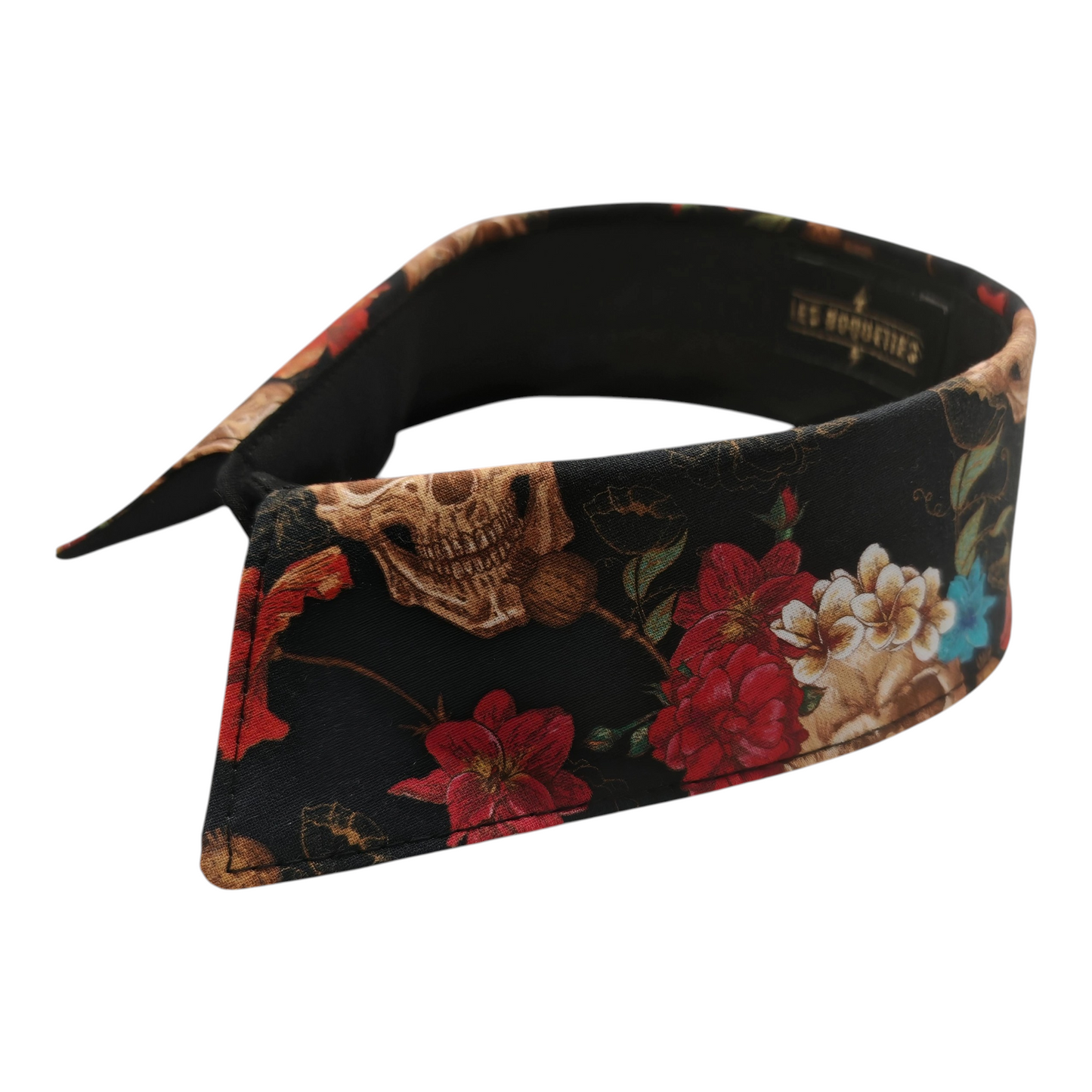 Col de chemise amovible en coton à motif têtes de mort et fleurs, accessoire de mode rock fait main en France.