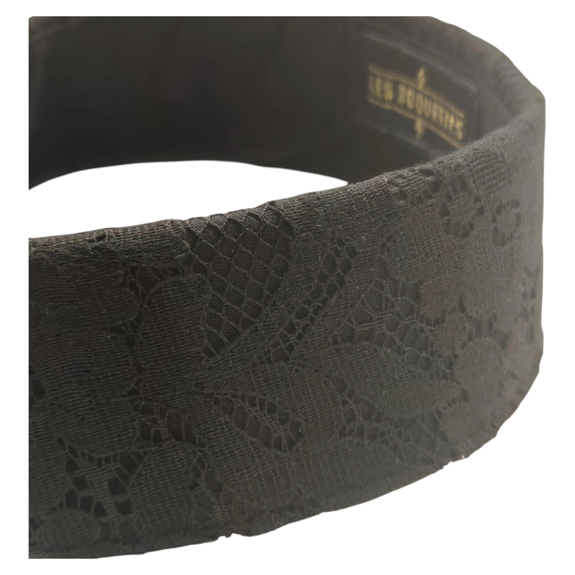 Col amovible artisanal en dentelle noire avec bouton pression, accessoire de mode style victorien et rockabilly par Les RoQuettes