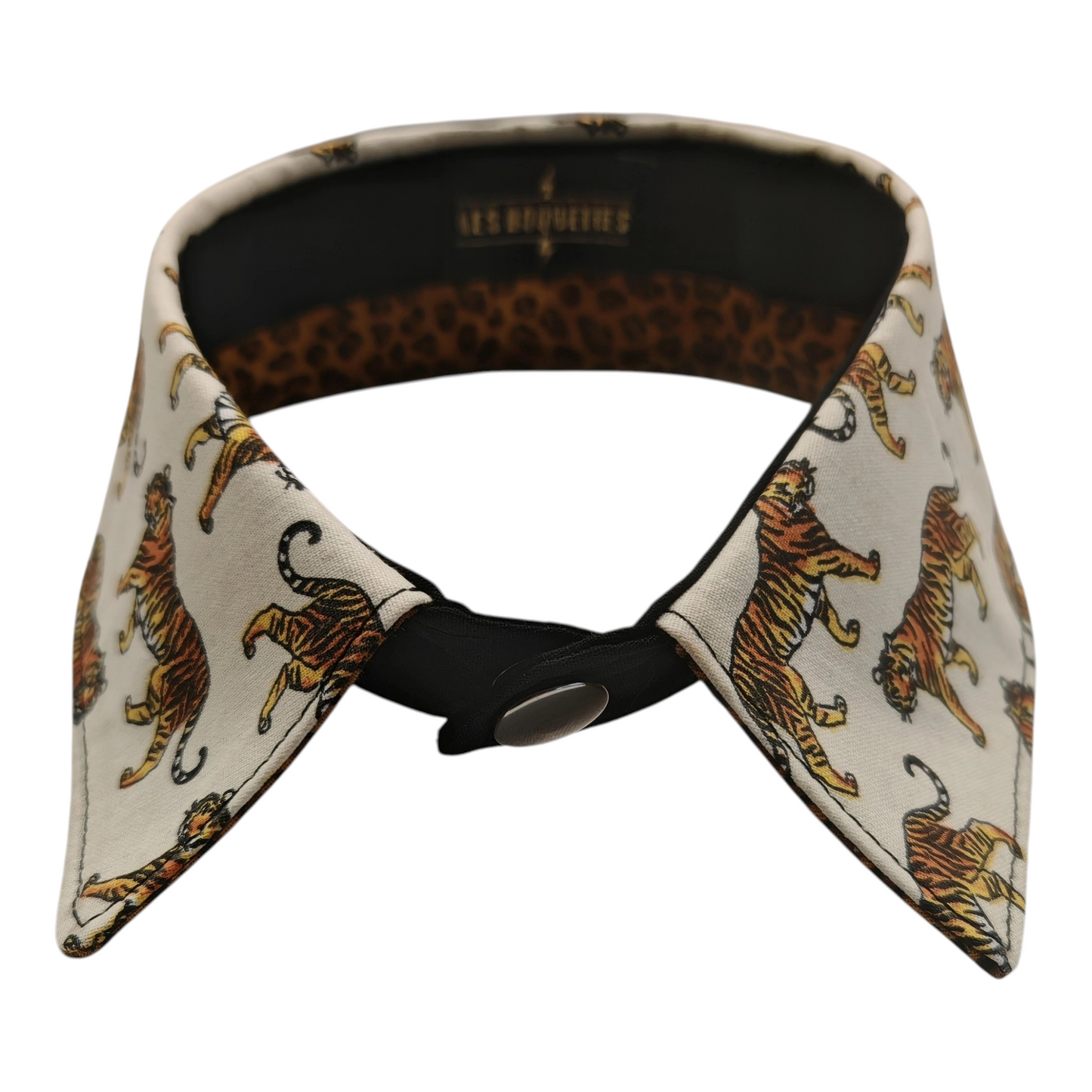 Col de chemise amovible en coton avec imprimés tigre et léopard, accessoire de mode artisanal style rock par Les RoQuettes.