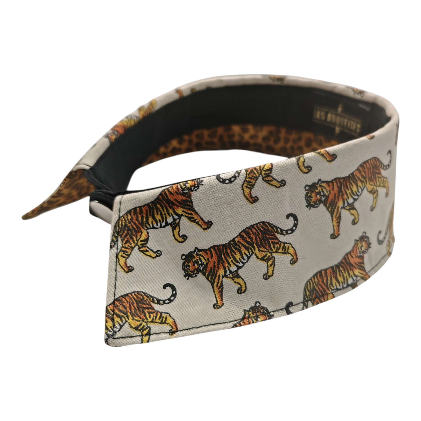 Col de chemise amovible en coton avec imprimés tigre et léopard, accessoire de mode artisanal style rock par Les RoQuettes.