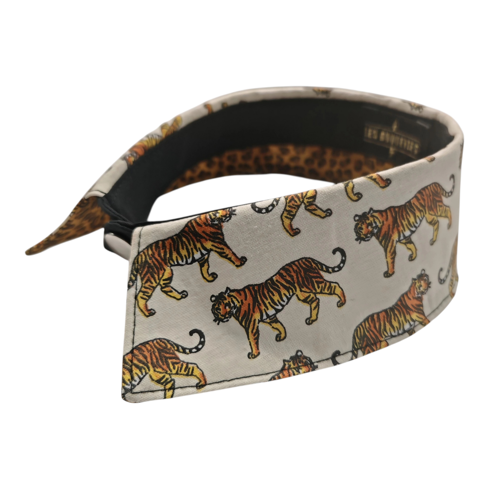 Col de chemise amovible en coton avec imprimés tigre et léopard, accessoire de mode artisanal style rock par Les RoQuettes.