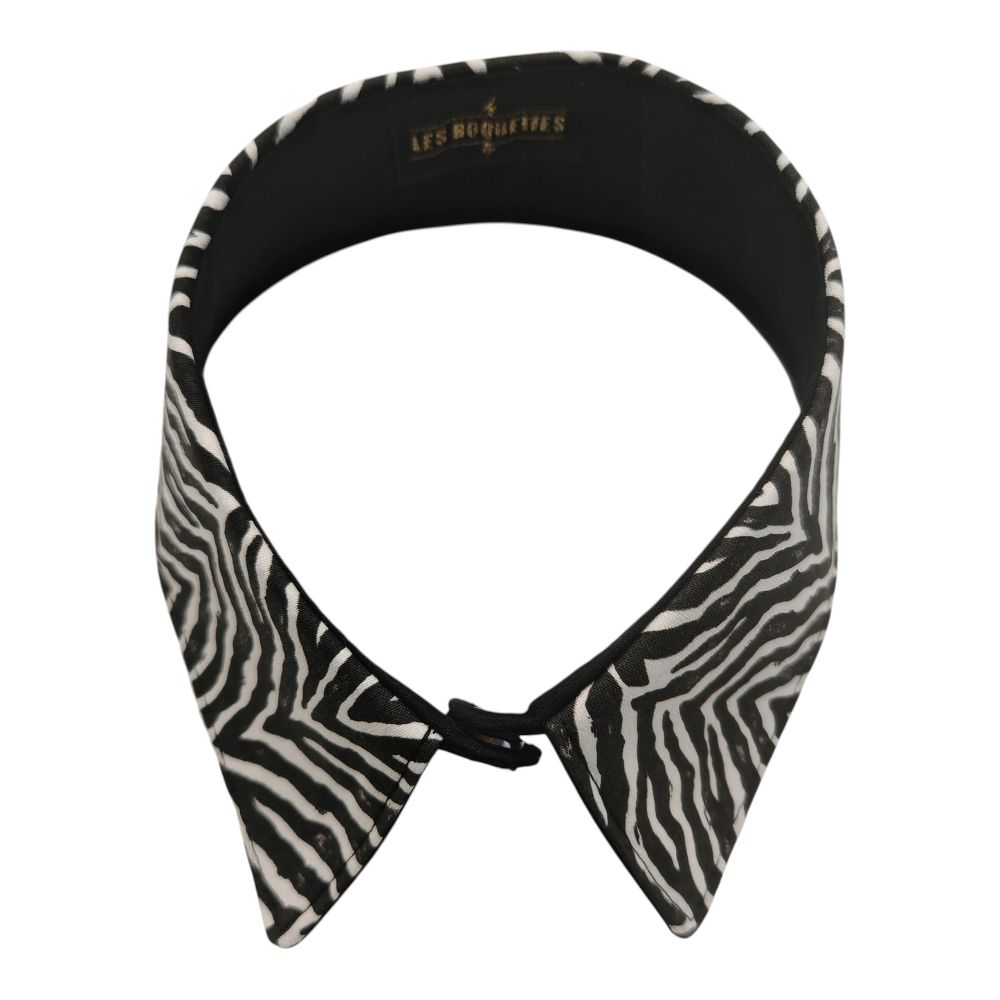 Col de chemise amovible en coton motif zèbre noir et blanc, accessoire de mode rock et élégant fabriqué à la main par Les RoQuettes.