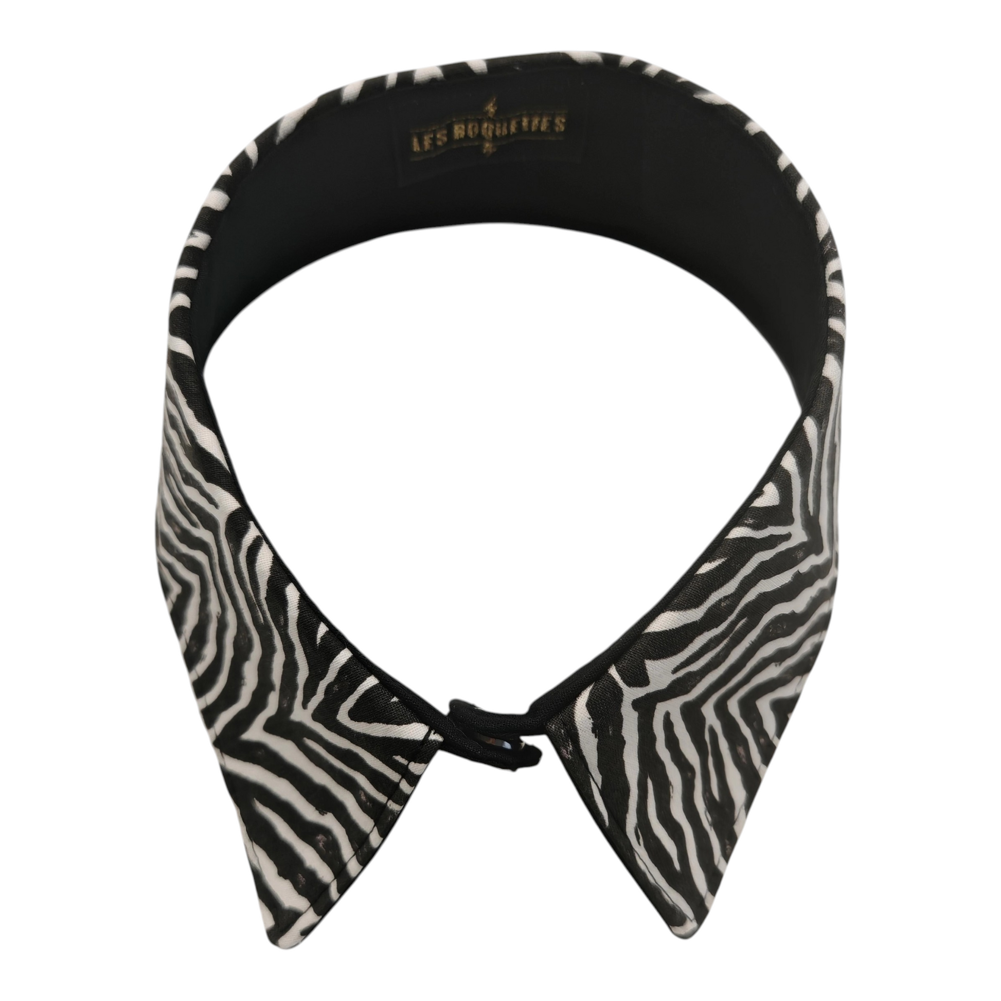 Col de chemise amovible en coton motif zèbre noir et blanc, accessoire de mode rock et élégant fabriqué à la main par Les RoQuettes.