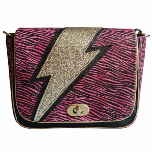 Sac à main bandoulière motif zébré rose fuchsia avec éclair doré, modèle Bowie rock fait main par Les RoQuettes.