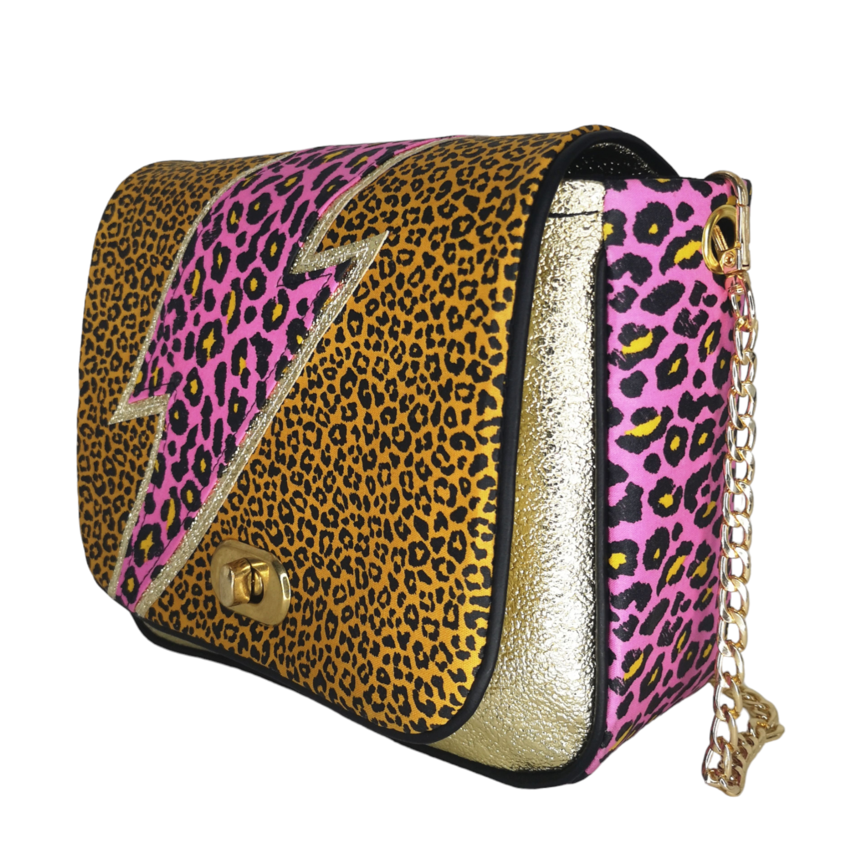 Sac à main à rabat Les RoQuettes, motif léopard camel avec un éclair fuchsia et doré style David Bowie, muni d'une chaîne bandoulière dorée et d'un fermoir tourniquet.