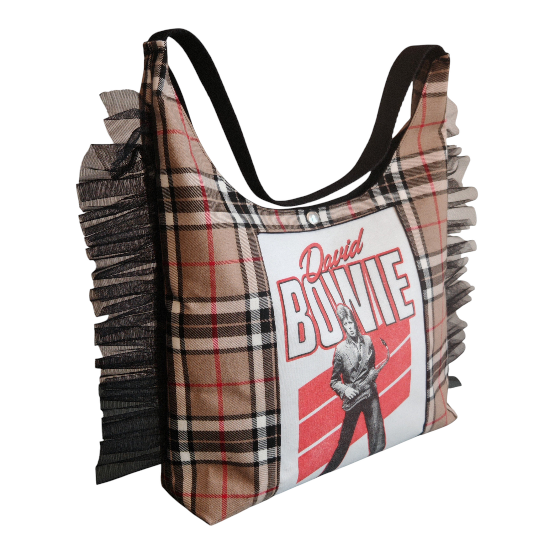 Sac à main hobo imprimé tartan beige avec visuel David Bowie upcyclé et volants en tulle noir, fait main par Les RoQuettes.