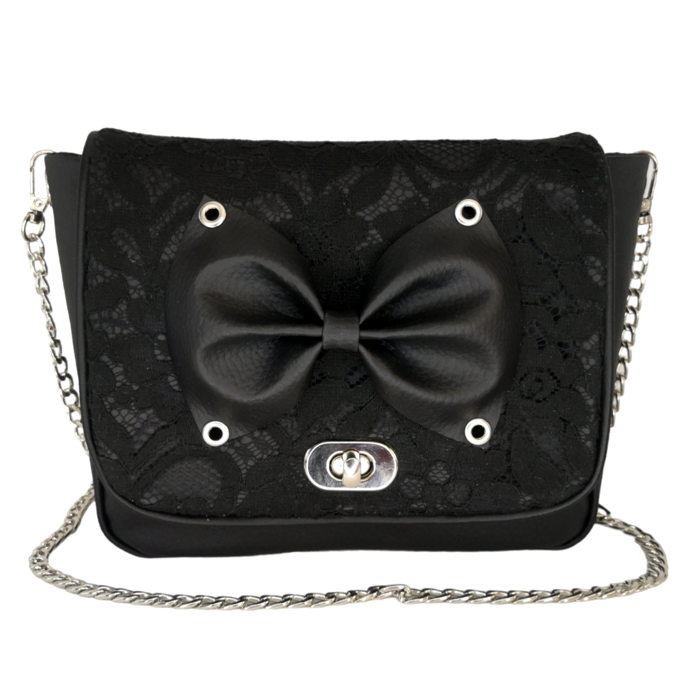 Sac à main bandoulière noir Bettie Black avec dentelle, nœud en simili cuir et chaîne argentée, style rockabilly fait main par Les RoQuettes.
